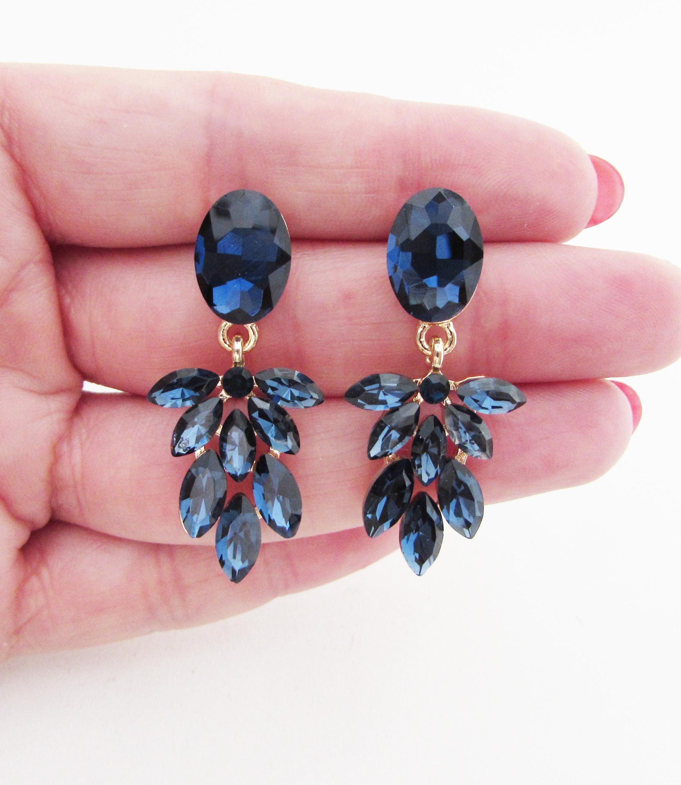 what color earrings go with navy blue dress Best Matching Earrings for Blue Dresses