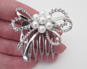 Wedding Hair Comb, White Pearl Bow Style Hair Comb for Wedding, Bridal Hair Comb, Wedding Day Hair Comb, Bridal Hair Jewelry