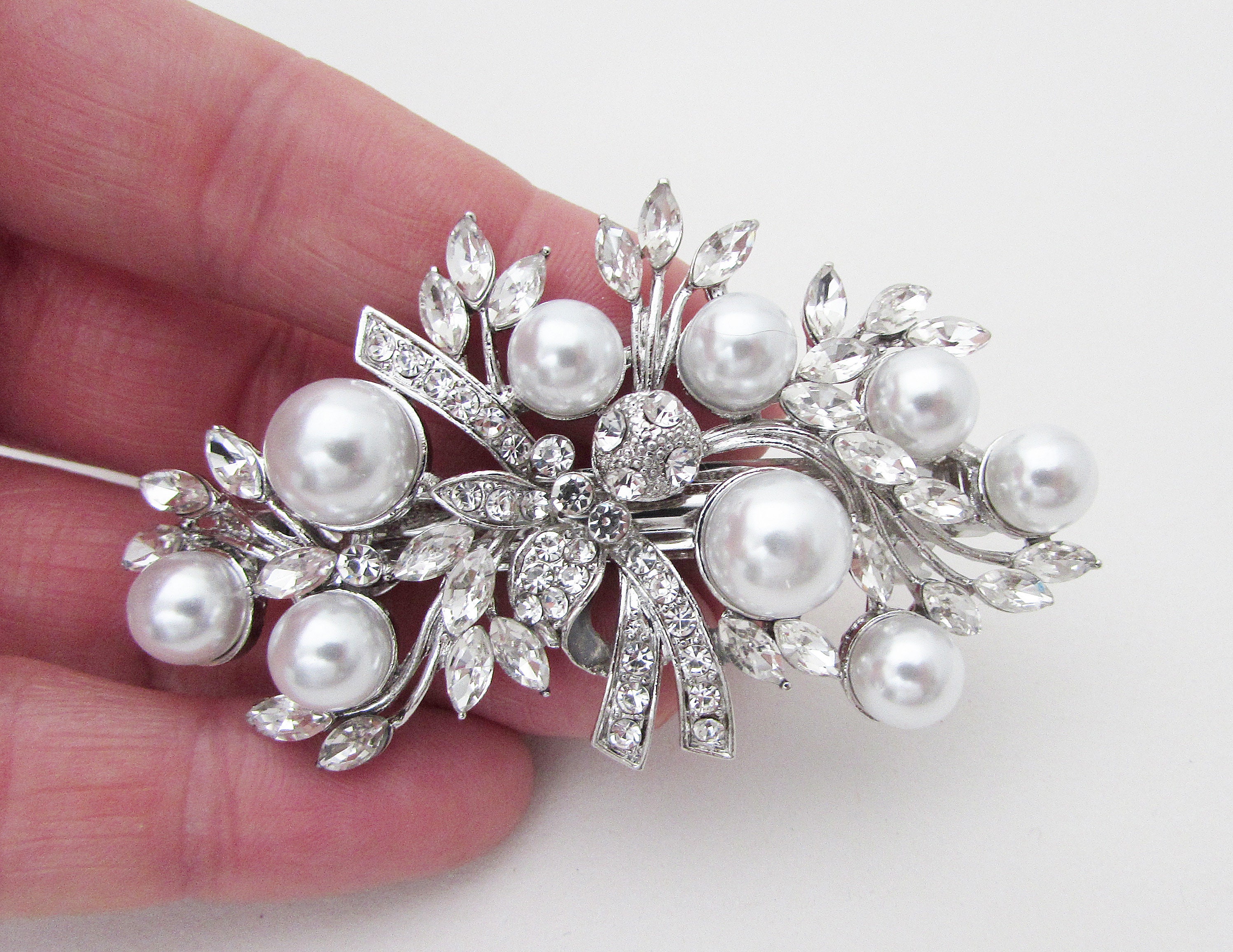 Handmade Barrette Clip Bridal Pearl Hair Accessories For Girls, Women at Rs  170/dozen, New Delhi
