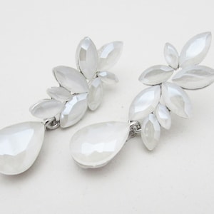 White Earrings, Opaque White Earrings for Wedding, Delicate White Bridesmaids Earrings, White Teardrop Earrings, Beach Wedding Earrings