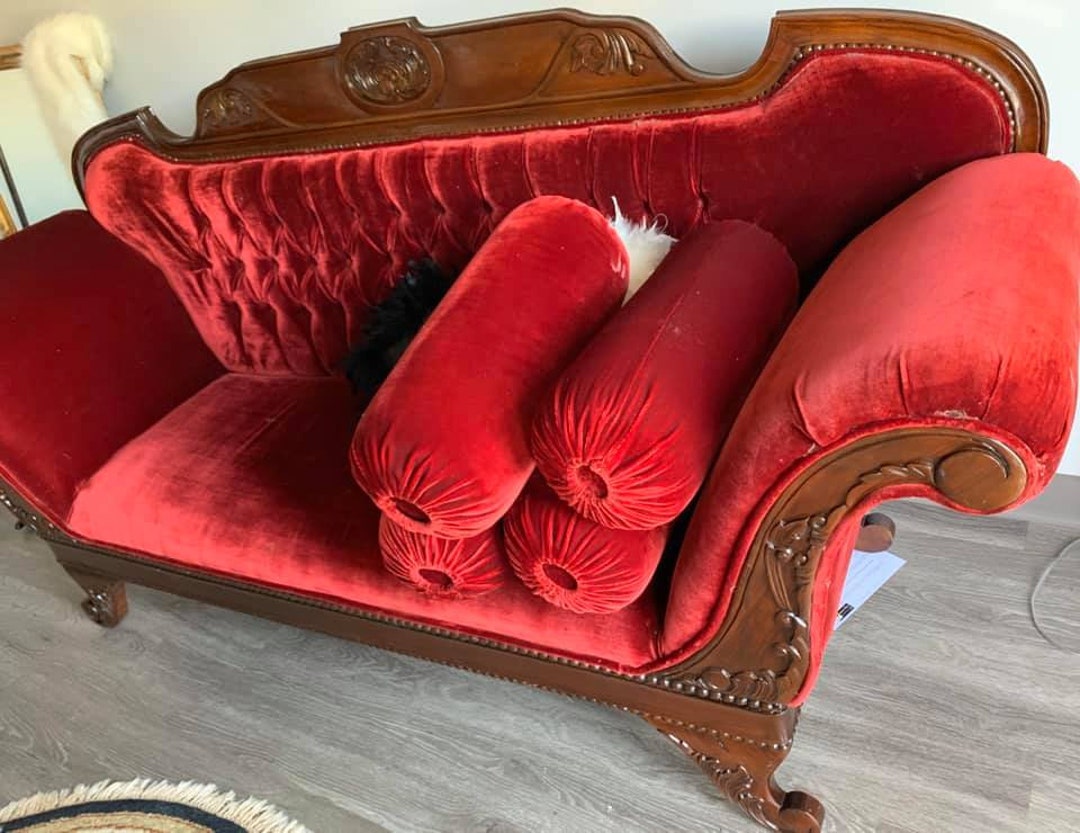 Red Victorian Couch Sofa Antique Tufted Velvet Elegant Settee Etsy