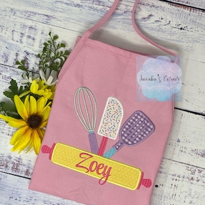 Personalized Kids Apron, Cooking Kitchen Gift, School Gift, Student Gift, Monogrammed, Cooking, Art Party, Apron Made in USA,