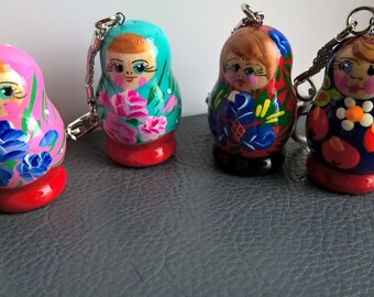 12 Llaveros De Muñeca Matryoshka Rusa – Colgante De Madera Pintado A Mano Para Bolsos Y Mochilas