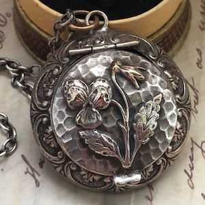 Antique 1910&#39;s Art Nouveau Silver Color Metal or Silver Plated Metal Pansies Ornament Mirror Open Pendant Chain Necklace