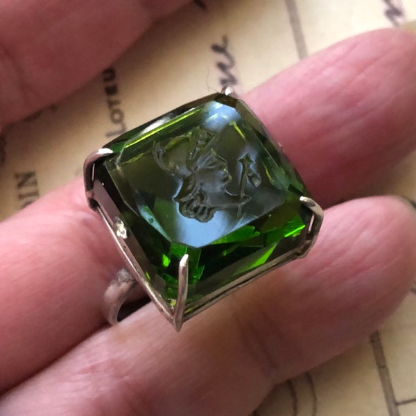 Antique Edwardian 1910's Sterling Silver Faceted Green Glass 2 Rhinestone Greco-Roman Warrior Intaglio Handmade Ring