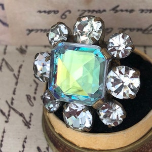 Vintage 1950s Brass White Rhinestone Gorgeous Color Middle Glass Dimensionless Handcrafted Remade? Ring