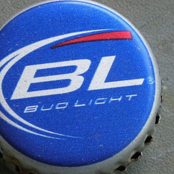 100 Retro BL Bud Light Bottle Caps No Dents. Fast Free Shipping.