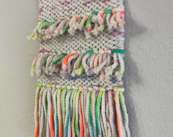 The Rainbow Loom Weaving