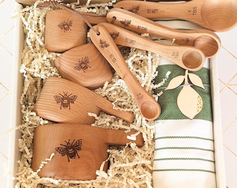 Bee Measuring Cups & Spoons, Baking gift set, Mom birthday gift from daughter