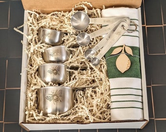 Bee, Measuring cups, Stainless steel spoons, Personalized baking gifts, Housewarming gift basket,