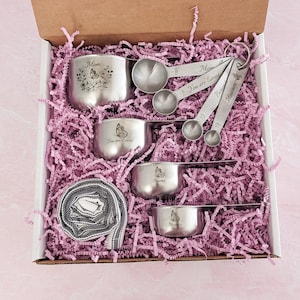 Baking gift Set of Measuring Cups & Spoons, Mothers day Gift for Bakers: Mom, Grandma
