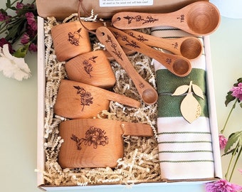 Mothers day gift box, Measuring cups and spoons, Grandma gift, Mothers day gift from daughter, Baking gifts, Hummingbird,
