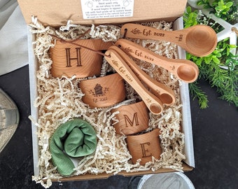 Housewarming gift basket, Wood measuring cups, Measuring spoons, Realtor closing gift for buyer,