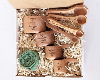 Measuring cups & spoons baking gift set: Realtor gifts for clients