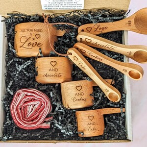 Engagement Gift Box: Beechwood Measuring Cups & Spoons Baking Set