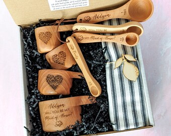 Maid of honor proposal box, Matron of honor gift, Will you be my bridesmaid gift, Wood measuring cups, Measuring spoons,