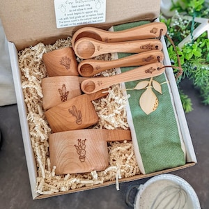 Cactus Wooden Measuring Cups and Spoons Baking Gift Set, Birthday gifts for Bakers