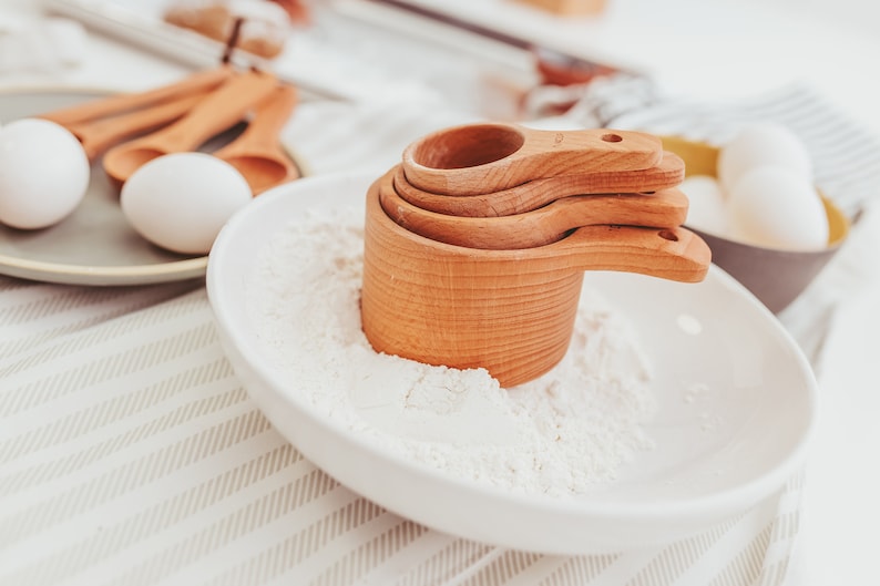 Wooden measuring cups, Measuring spoons, Baking gifts, Mom Christmas gift from daughter, Mother in law Christmas gift, image 2