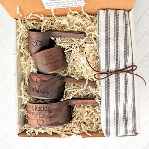 Personalized Measuring cups set: Wedding gift box for couple, Bridal shower gift basket image 18