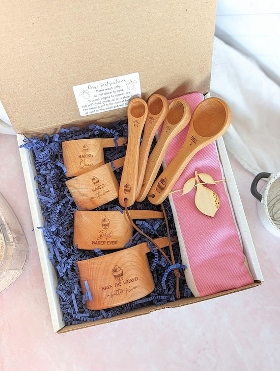 Baking box, Wood measuring cups, Measuring spoons, Baking gifts, Gifts for  bakers, Gifts for best friend female