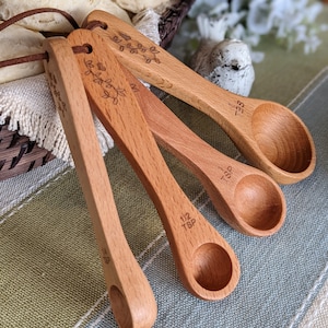 Wooden measuring cups, Measuring spoons, Baking gifts, Floral, Flowers, 50th birthday gift for women, Mom gift, Just the spoons