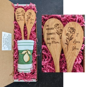 Mom gift box, Baking gifts, Engraved spatula, Mother of the bride gift from daughter,