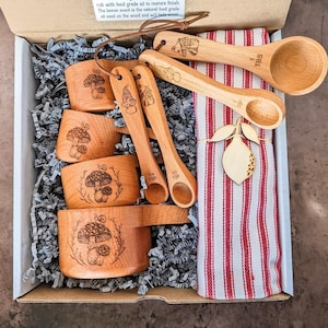 Mushroom Beechwood Measuring Cups & Spoons Set: Baking Gift Set for Bakers