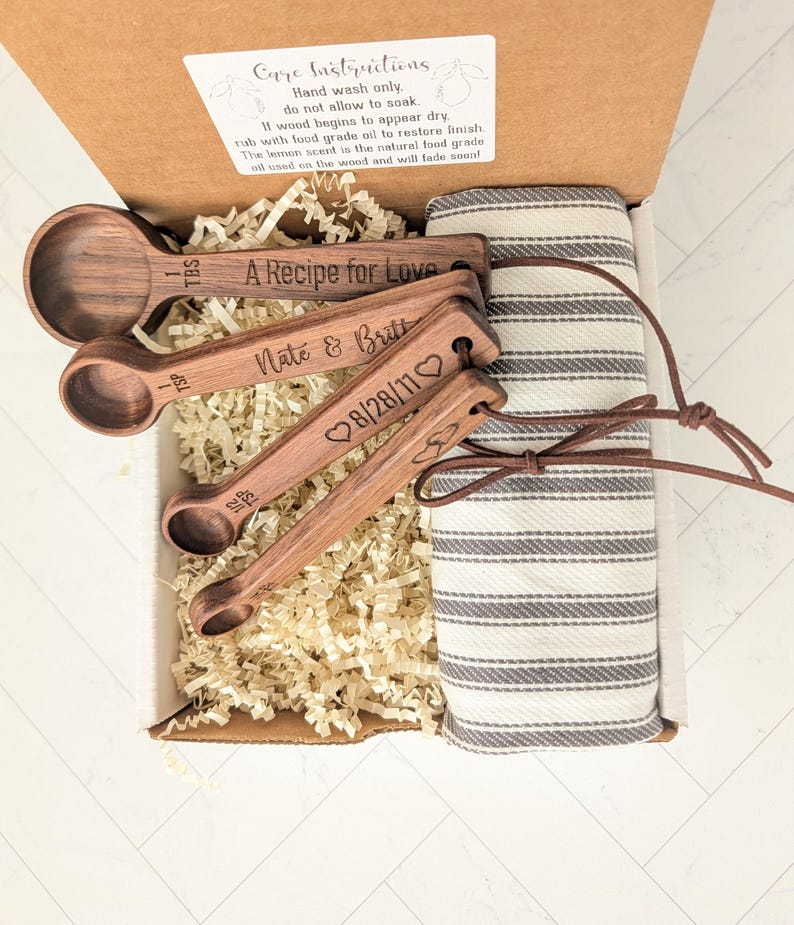 Personalized Measuring cups set: Wedding gift box for couple, Bridal shower gift basket image 19
