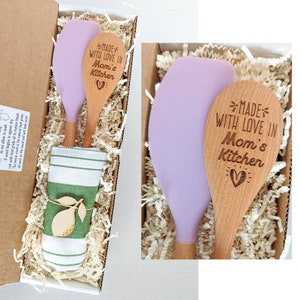 Engraved wooden spoons, Mom Christmas gift from daughter, Baking gifts, Cooking gift,