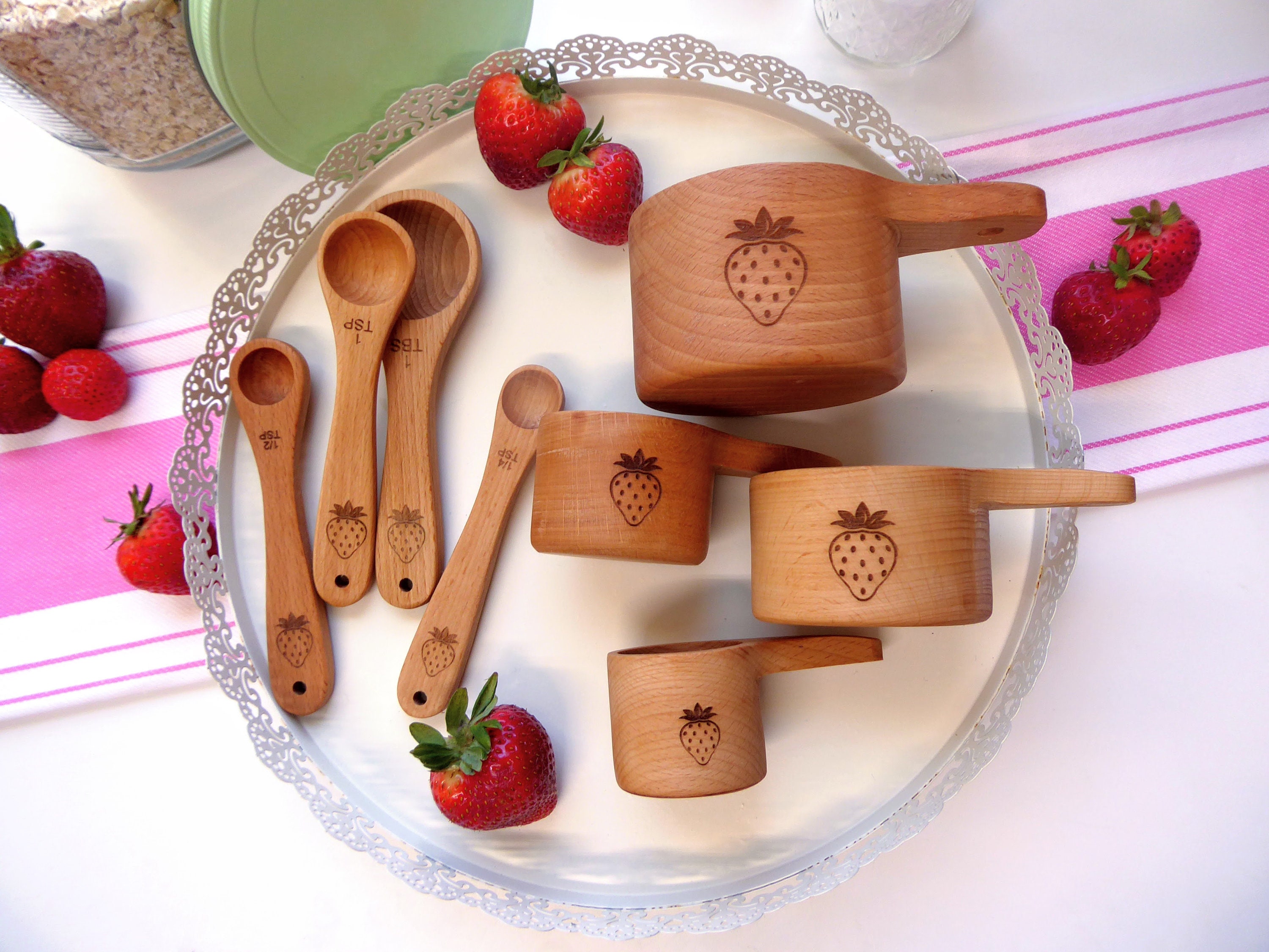 Pretty Measuring Cups and Spoons