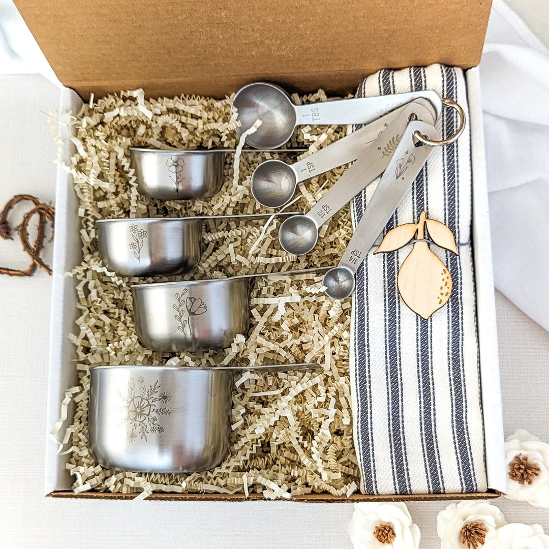 Bridal Shower Gift Basket, Measuring Cups, New Home Gift, Gift for Best Friend Female, Baking