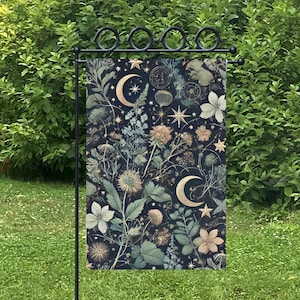 Dark Botanische Himmlische Kräuter Garten Flagge Floral Academia Haus Banner Für Naturliebhaber Herbalist Sternenblumen Cosmic Floral Home Decor