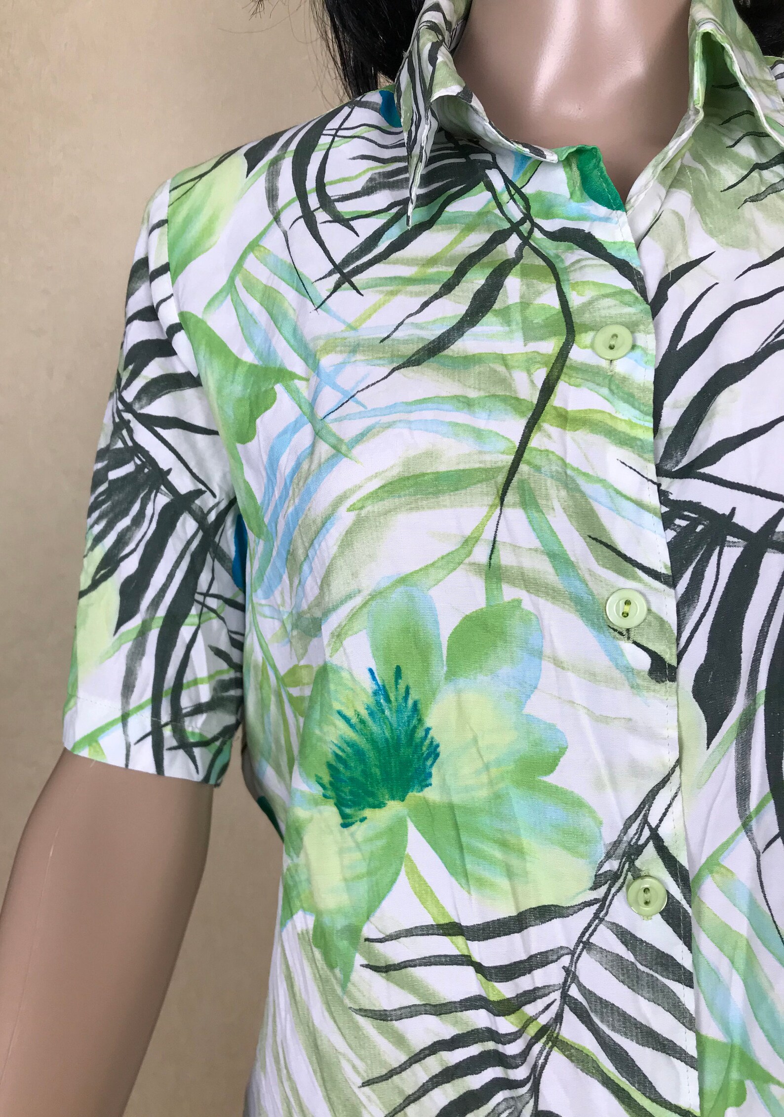 HAWAIIAN BUTTON DOWN SHIRT