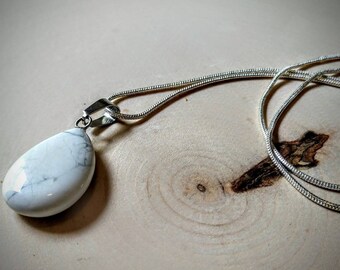 Howlite crystal teardrop necklace