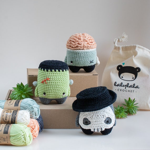 Halloween Crochet Kit Amigurumi lalylala 4 seasons, Frankenstein's Monster, Zombie, Skull, materials set, spooky decorations