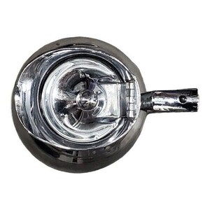 K&ouml;nnte beinhalten: Ein verchromter Aschenbecher mit kreisf&ouml;rmigem Design und Klappdeckel. Der Aschenbecher hat einen kleinen Griff und eine reflektierende, polierte Oberfl&auml;che. Das Design ist einfach und funktional, geeignet f&uuml;r den Innen- oder Au&szlig;enbereich.