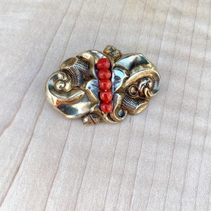 10k Victorian Gold Repousse Coral Brooch