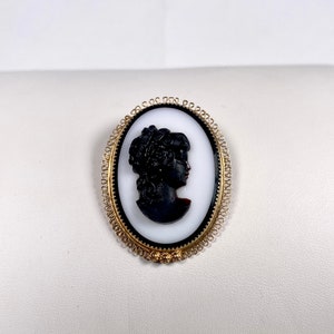 Vintage Cameo Black & White Brooch Pendant
