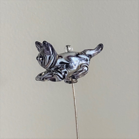Vintage Sterling Silver Art Glass Cat Hat Pin Sti… - image 1