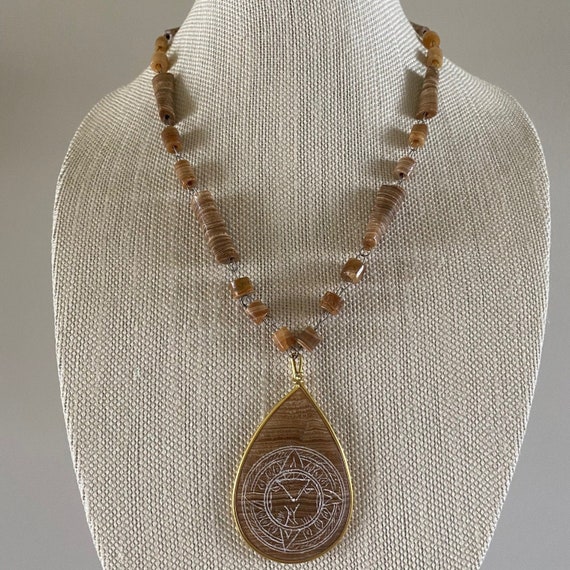 Vintage Mexican Carved Agate Aztec Sun God Neckla… - image 1