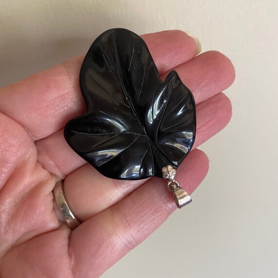 Vintage Carved Onyx Leaf Pendant, Shiny Black Lea… - image 4