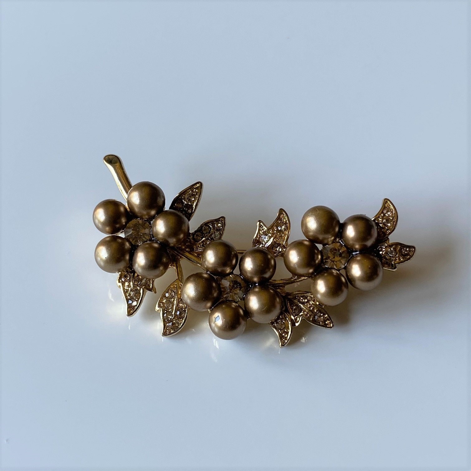 メッキ　アクセサリー　MONET パール Monet pearl brooch - Etsy 日本