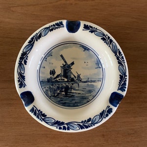 Vintage Delft Blauw Ashtray, Handpainted Delft Blue Small Round Ashtray, Detailed Windmill Design, Made in Holland, Dutch Souvenir