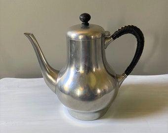 Vintage Dutch Pewter Tea Pot, Mid Century Metawa Holland Tea Pot Coffee Pot, Rattan Handle, Countrycore Decor, Farmhouse Kitchen