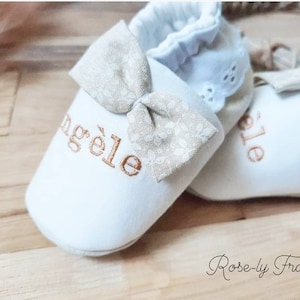 Personalized baby slippers, leather soles, beige liberty and English embroidery