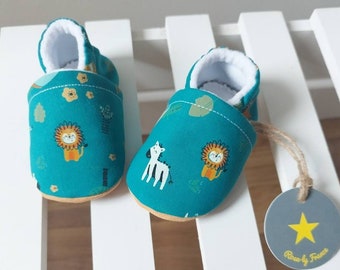 Baby slippers with leather soles, savannah animals