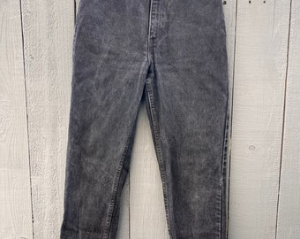 80er Jahre Vintage Levi's hoch taillierte schwarze Denim-Hose mit schmal zulaufendem Bein