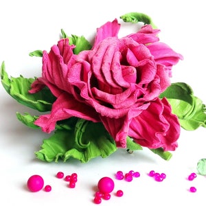 Broche de flor de cuero / Flor fucsia de cuero / Regalo del tercer aniversario para ella