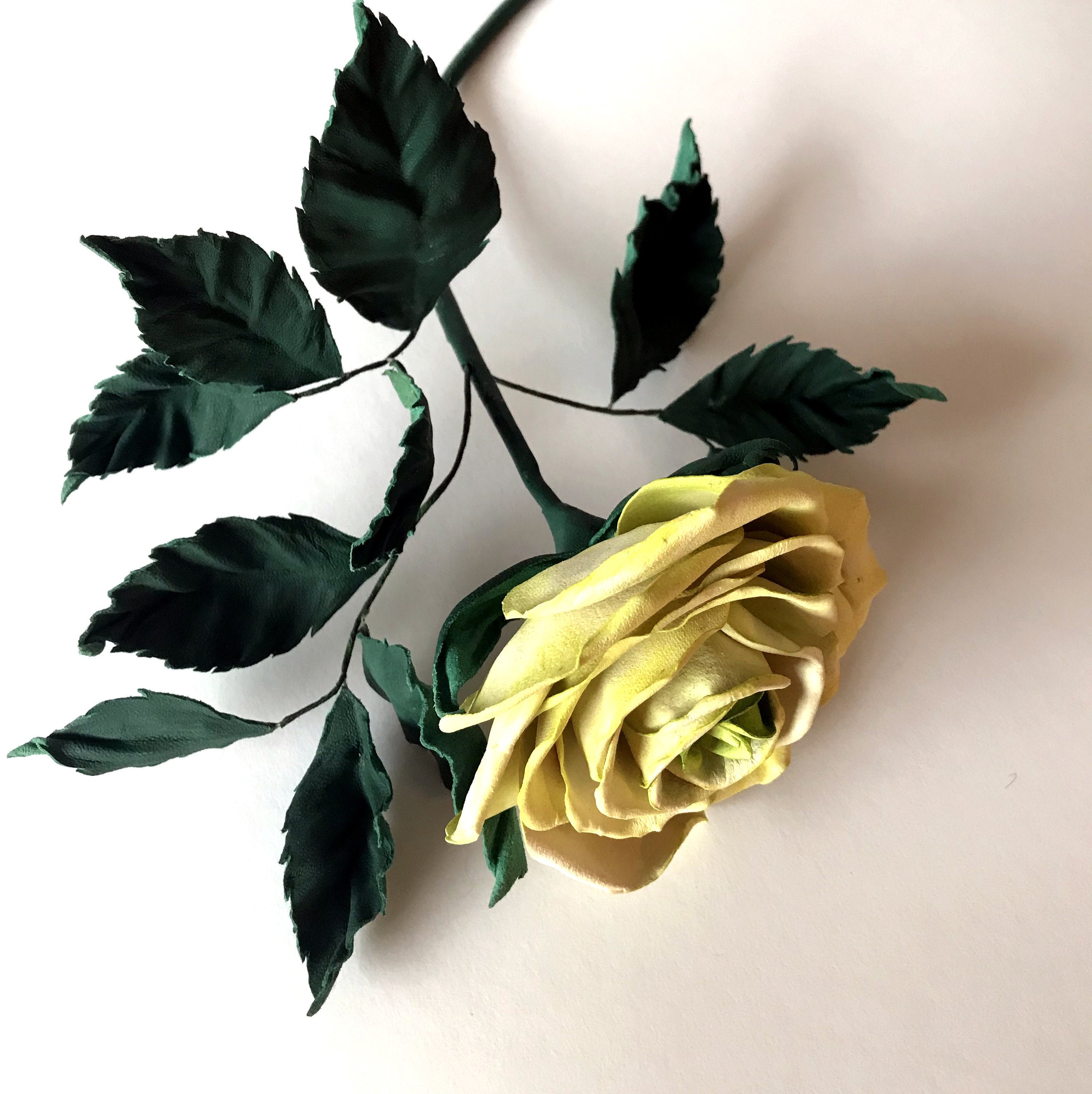 Yellow Rose Arrangement/Jour de La Saint-Valentin A Augmenté Pour Femme Longue Tige Rose Dans Le Vas