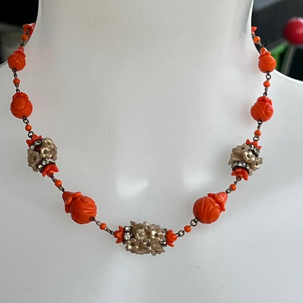 collier de fleurs orange et crème vintage Art déco tchèque